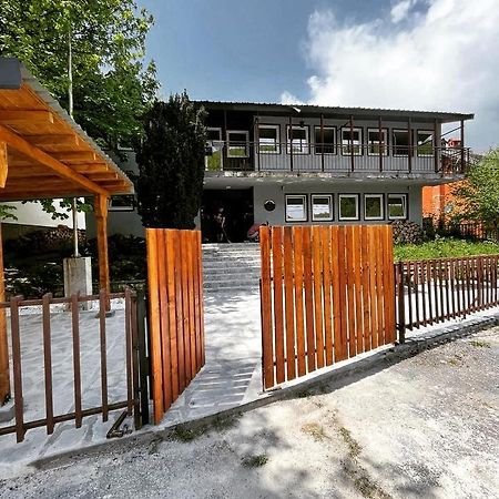 Vertical Hostel Mavrovo Esterno foto